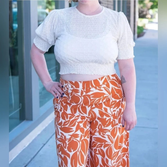 Compañia  Fantastica [L] Crop Top - Picture 2 of 3